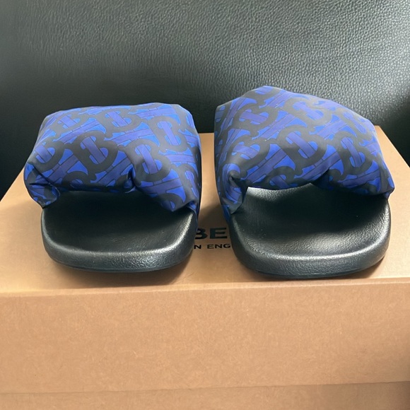 Burberry TB monogram slides - Picture 4 of 5